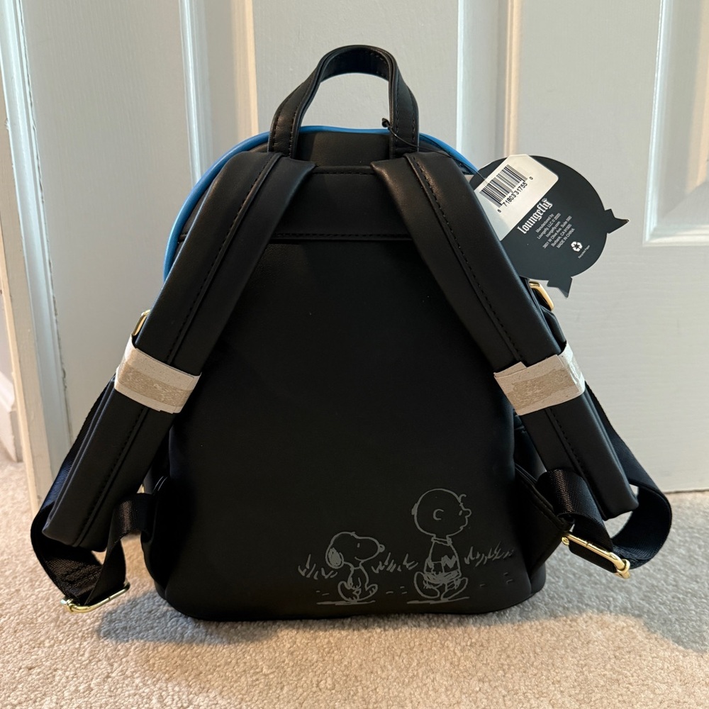 Loungefly x Peanuts Snoopy Doghouse Mini Backpack - Picture 2 of 3